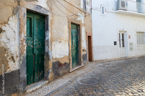 Altstadt von Olhao, morbider Charme und restauriertes Umfeld