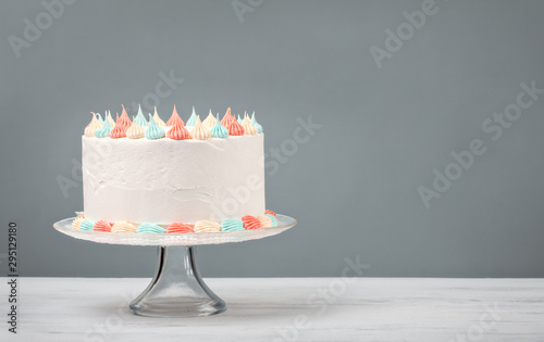 Canvastavla white Birthday Cake with pastel icing