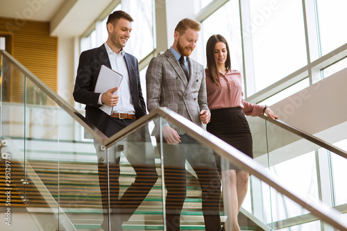 Business partners analyze t...