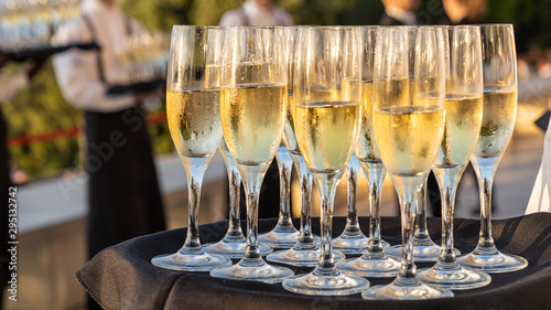 Bandeja de copas de cava