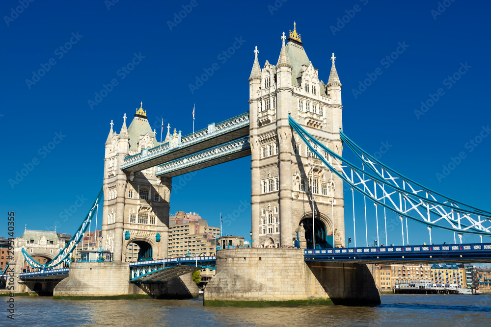 Obraz premium Tower bridge in London city ( United Kingdom )