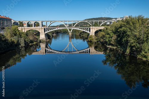 Puentes sobre el Rio Minho a su paso por la ciudad de Ourense. Galicia, España.