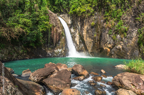 Tapety artystyczne Tinago fall Philippines 