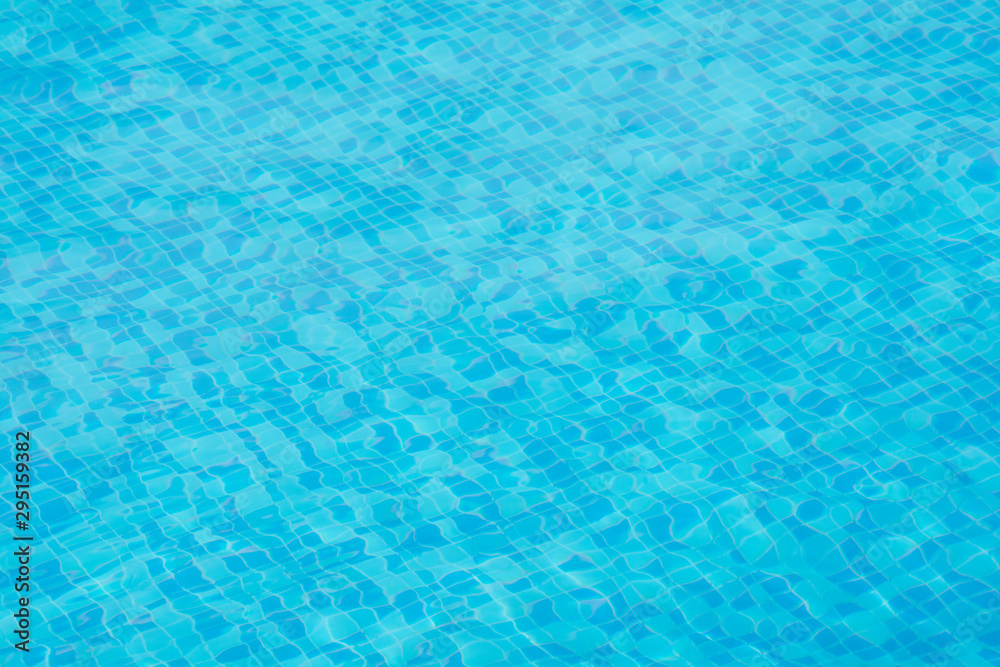 piscina fondo turquesa