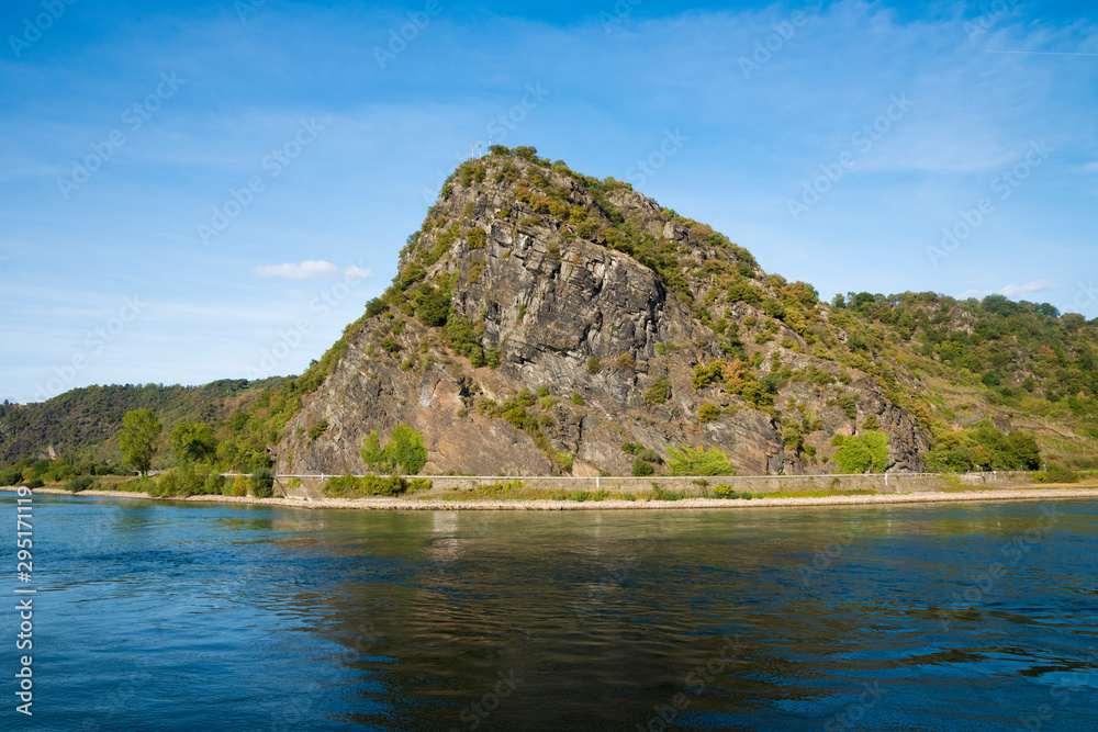 Lorelei Rock above the Rhine River, UNESCO World Heritage Site, Sankt Goarshausen, Rhineland-Palatinate, Germany, Europe Lorelei Rock above the Rhine River, UNESCO World Heritage Site, Sankt Goarshausen, Rhineland-Palatinate, Germany, Europe