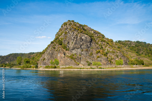 Lorelei Rock above the Rhine River, UNESCO World Heritage Site, Sankt Goarshausen, Rhineland-Palatinate, Germany, Europe