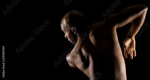 Fotografia Male dancer with bare torso