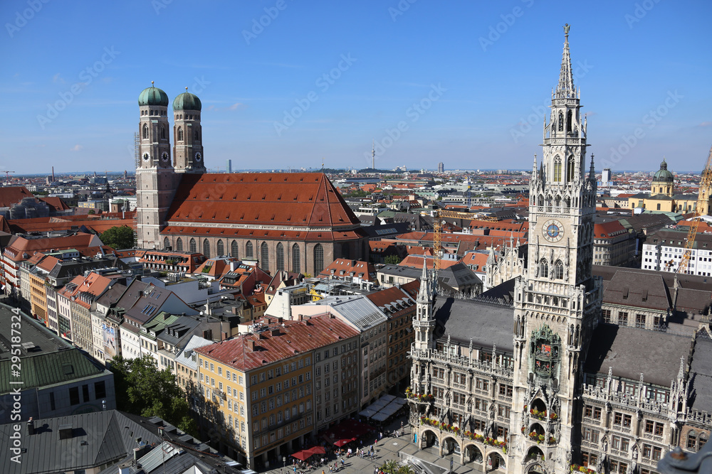 Fototapeta premium Ausblick vom Alten Peter auf die Münchner Altstadt