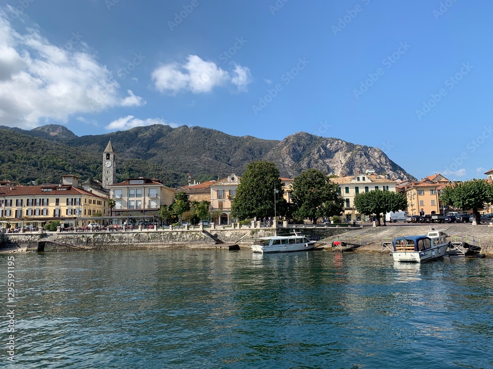 Stadt Baveno am Ufer des  Lago Maggiore - See in Italien