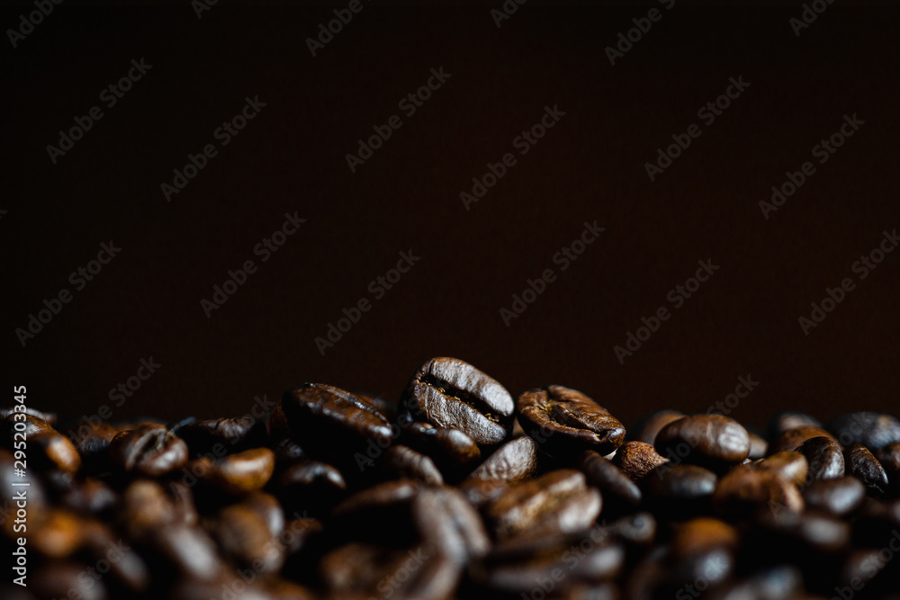 Fototapeta premium closeup background of arabica coffee beans
