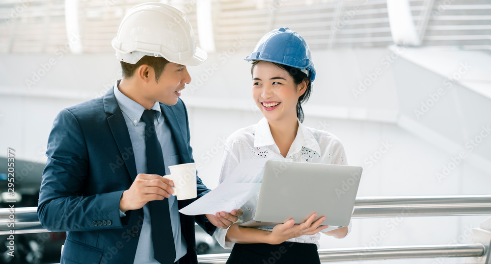 Quality engineers or construction teamwork. Safety concern for engineering or building work site or plant. Wearing helmet and protective equipment can safe workers life in industrial work or plant. Quality engineers or construction teamwork. Safety concern for engineering or building work site or plant. Wearing helmet and protective equipment can safe workers life in industrial work or plant.