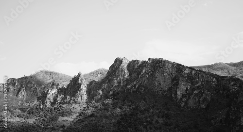 Fotografía en blanco y negro desde los picos de Europa