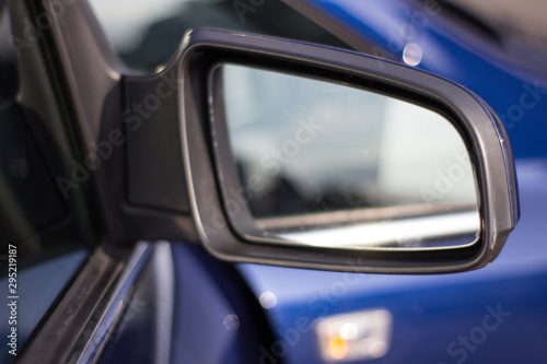 Side rear view mirror on the car © Анатолий Савицкий