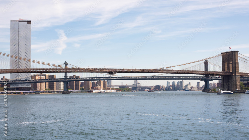 Brooklyn and Manhattan bridges, East river, Manhattan