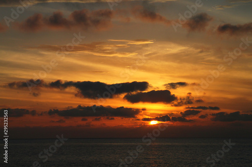 Sonnenuntergang über dem Ozean