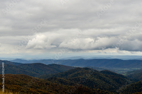 Fototapeta Naklejka Na Ścianę i Meble -  Panorama z połoniny Wetlińskiej Bieszczady