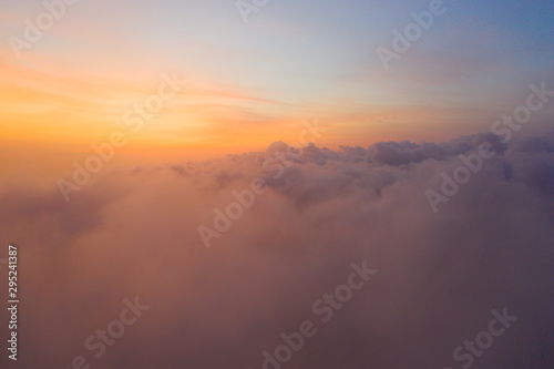 Über den Wolken  © romanb321