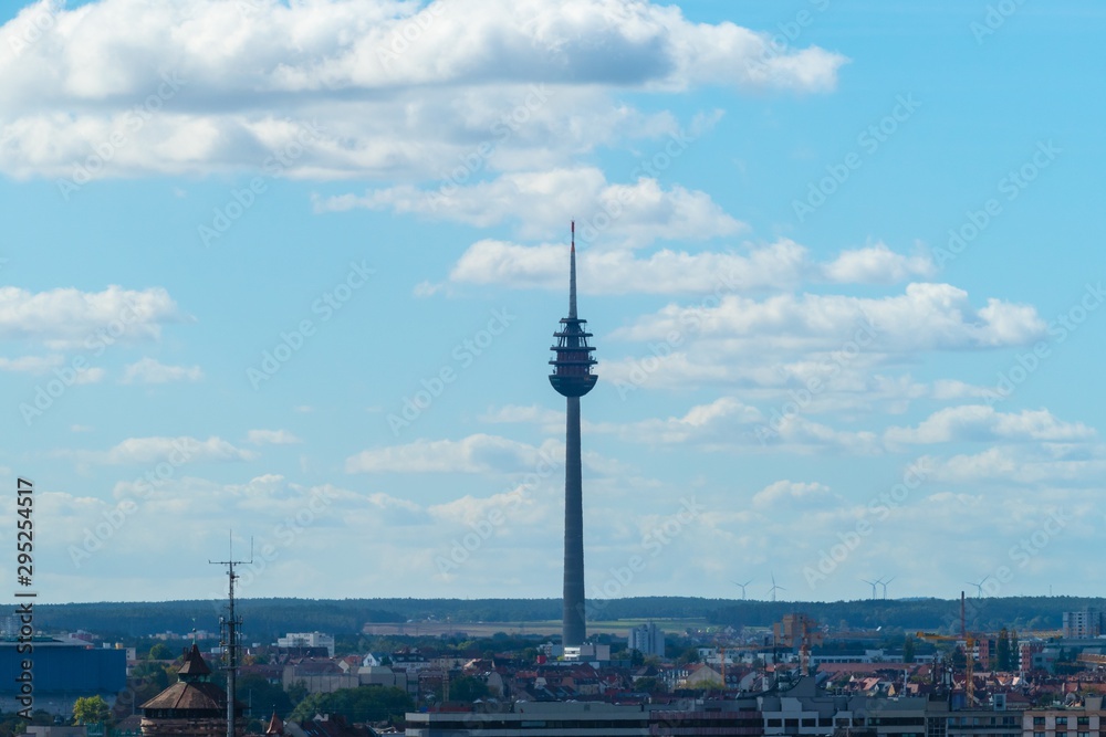 Blick zum Nürnberger Fernsehturm