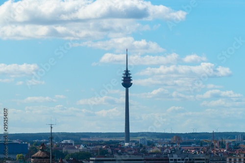 Blick zum Nürnberger Fernsehturm