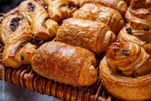 Schilderij op canvas Freshly baked cinnamon buns