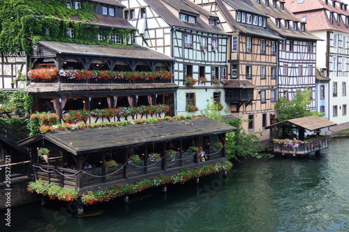 Fachwerkhäuser am Fluß in Straßburg