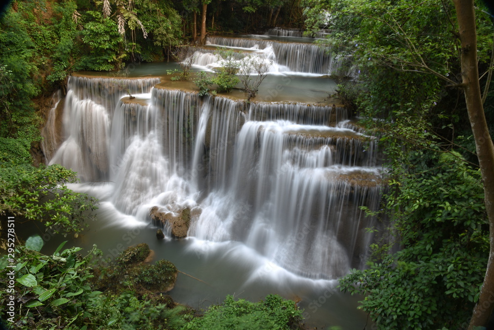 Obraz premium Huai Mae Khamin Waterfall, Thailand