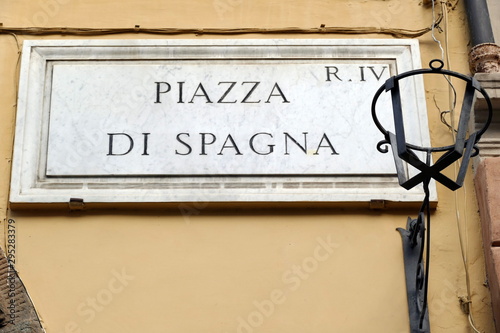 Fototapeta Naklejka Na Ścianę i Meble -  nomi delle strade e piazze di roma,italia