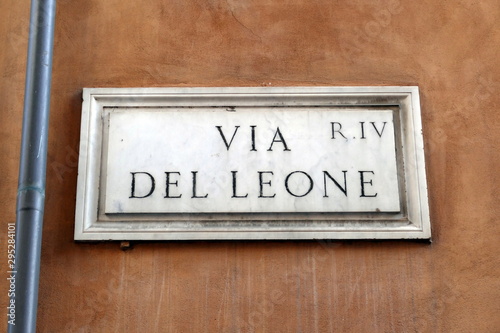 Fototapeta Naklejka Na Ścianę i Meble -  nomi delle strade e piazze di roma,italia