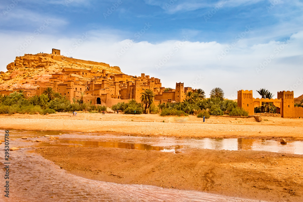 Obraz premium Unesco heritage Ait Ben Haddou kasbah in Morocco. Tourist attraction