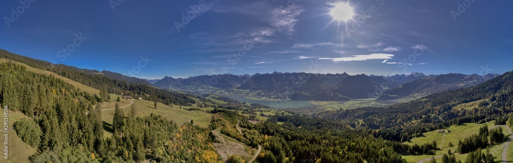 Bergpanorama inkl. Sarnersee, Obwalden, Schweiz