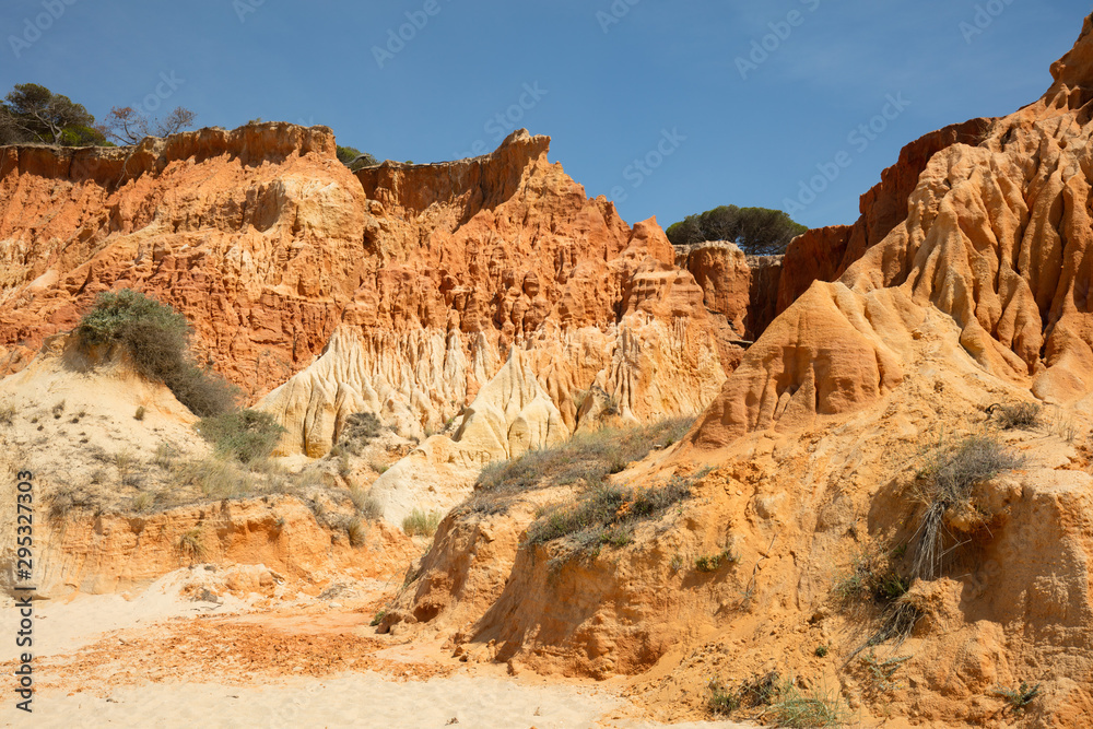 Felsenküste aus Sandstein, Atlantikküste, Algarve, Portugal, Europa Felsenküste aus Sandstein, Atlantikküste, Algarve, Portugal, Europa