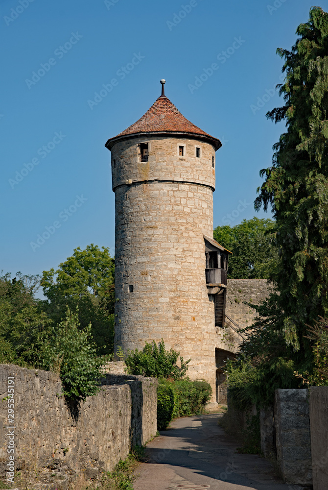 Turm der alten Stadtmauer von Rothenburg ob der Tauber in Mittelfranken, Bayern, Deutschland 