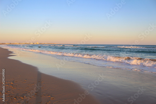 Fototapeta Naklejka Na Ścianę i Meble -  Sunset in Praia de Albandeira - beautiful coast of Algarve at sunset, Portugal