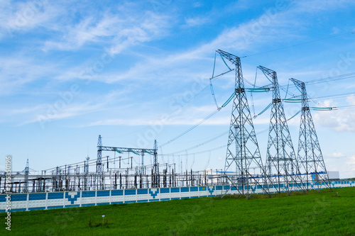 Tableau sur toile high voltage power lines with towers outdoor