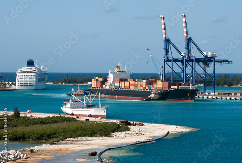 Grand Bahama Island Port Ships
