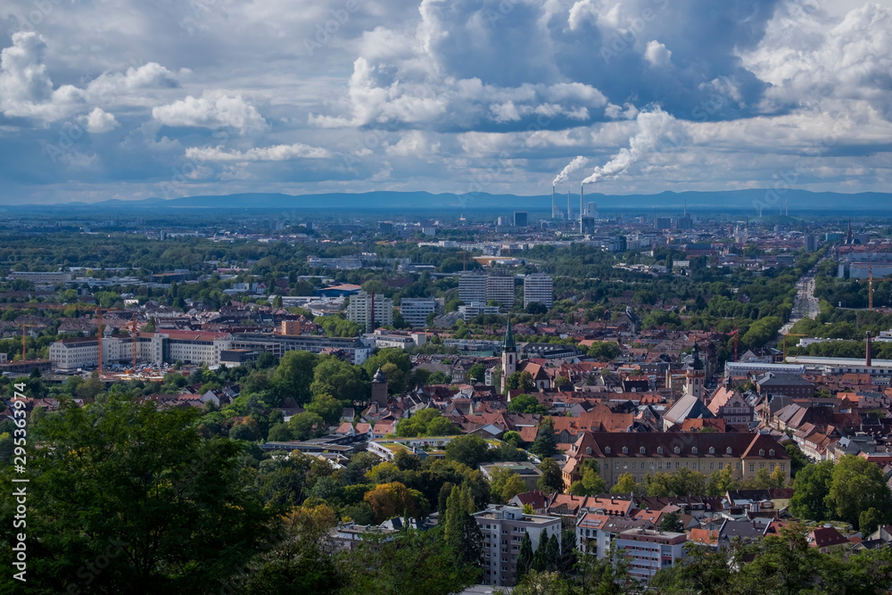 Ausblick vom Turmberg auf Karlsruhe