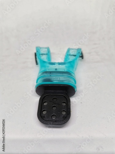 Silicone mouthpiece for air breathing regulator in scuba diving equipment