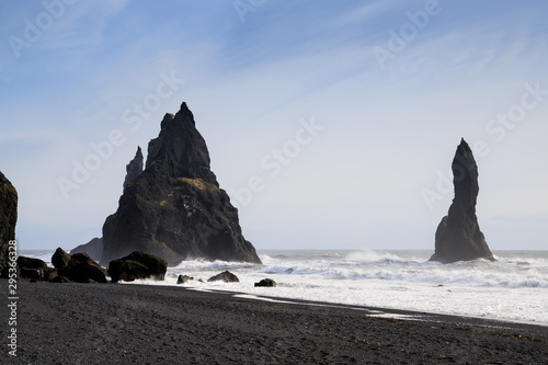 Reynisfjara beach - spiaggia nera in Islanda photo