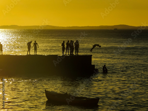 saltadores do porto da barra photo