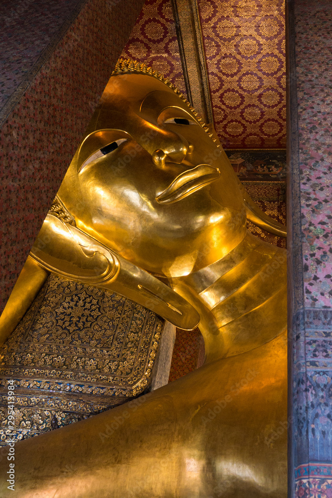 Wat Pho golden Buddha's head