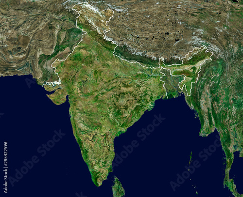 Fototapeta Naklejka Na Ścianę i Meble -  High resolution Satellite image of India with borders (Isolated imagery of India. Elements of this image furnished by NASA)