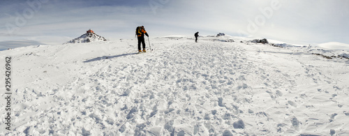 People doing cross-country skiing in Sierra Nevada