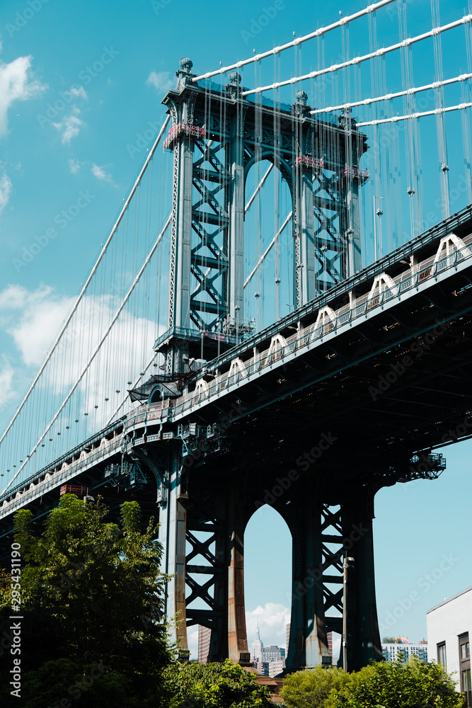 Fototapeta premium Manhattan Bridge view from Dumbo in New York