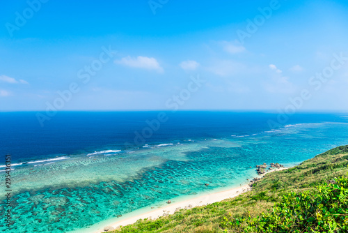 宮古島の海　Beautiful beach in Miyakojima Island, Okinawa. © kurosuke