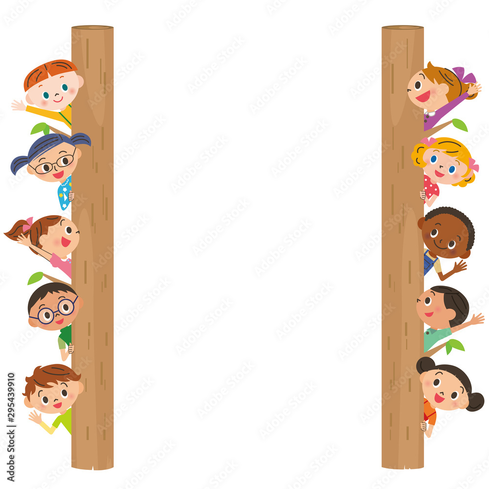 木のフレームと子供達