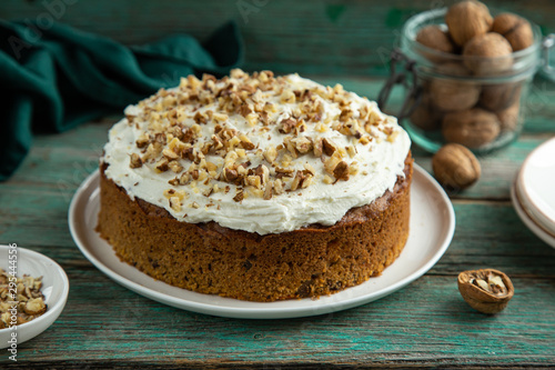 carrot cake with walnut and cream cheese frosting