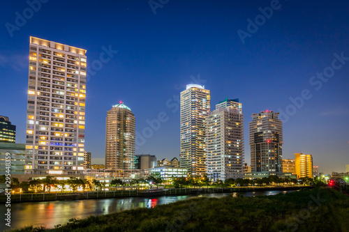 横浜の夜景 © FOSSIL