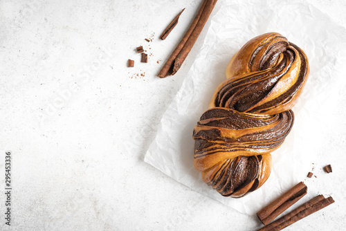 Foto Cinnamon Babka or Brioche Bread