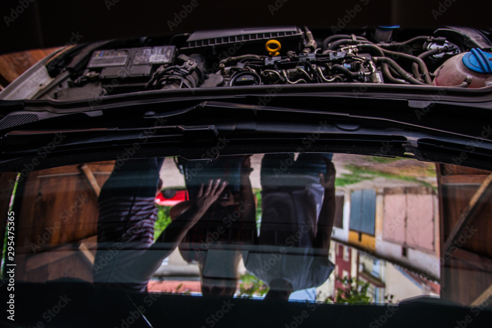 Obraz premium Auto engine hood