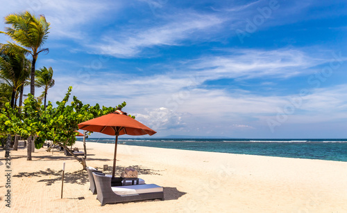 Fototapeta Naklejka Na Ścianę i Meble -  Paradise balinese sandy beach